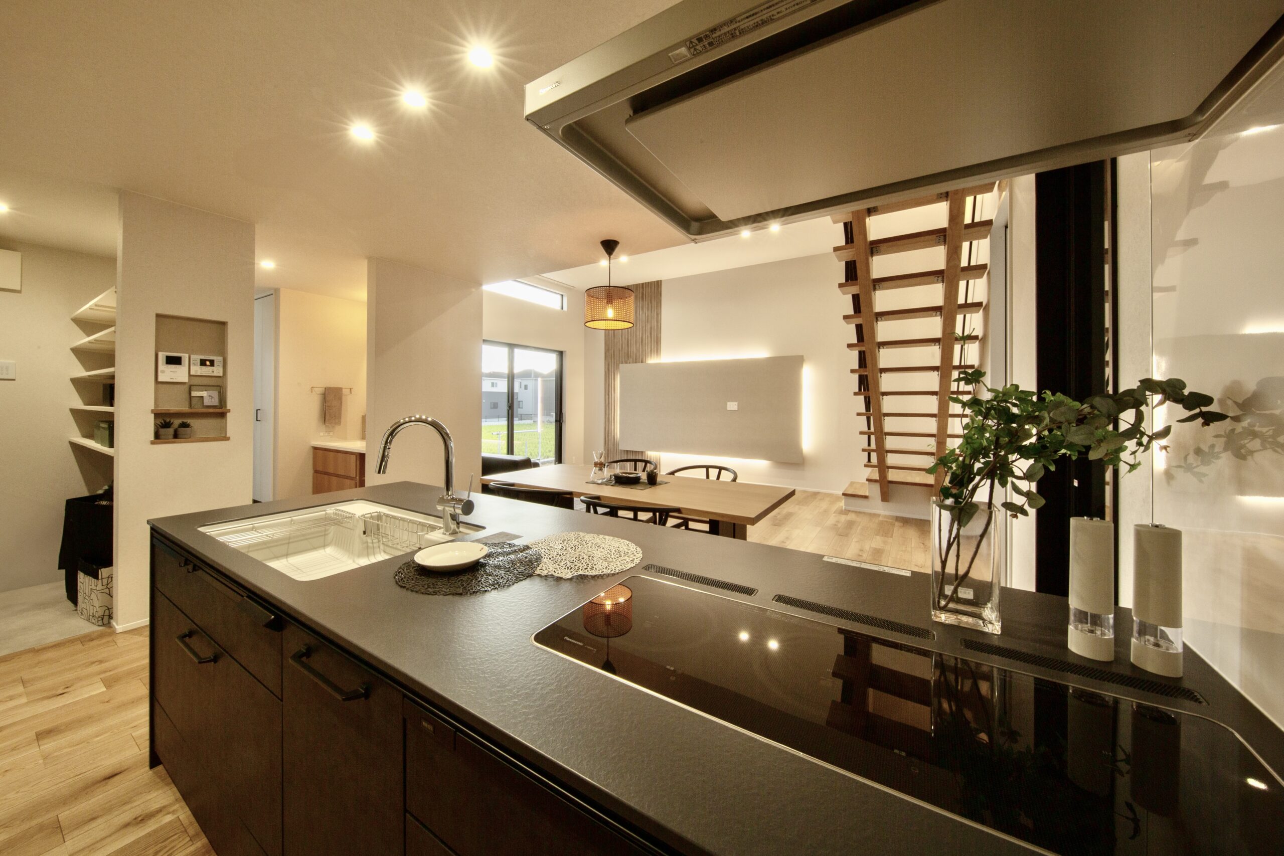 直線の動線で叶える、ストレスフリーな家事時間